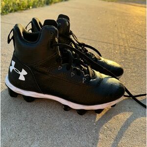 Under armour youth cleats